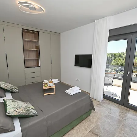 Donatus Villa