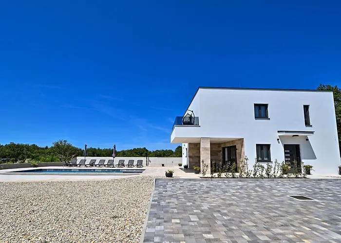 Donatus Villa