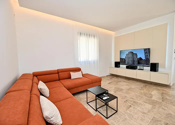 Donatus Villa *