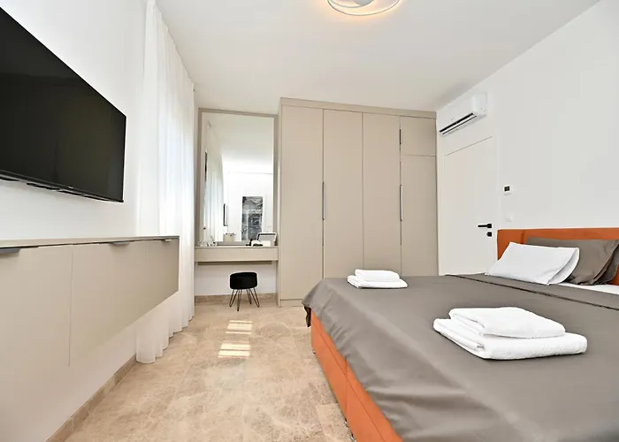 Donatus Villa *