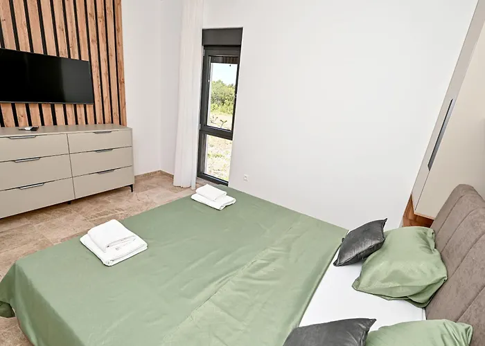 Donatus Villa *